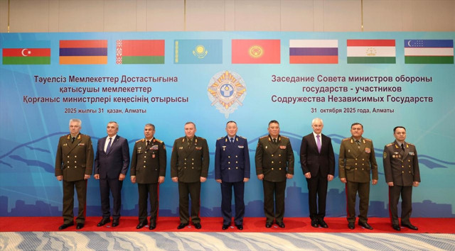 Kazakistan'da BDT üyesi ülkelerin savunma bakanları toplandı - Resim: 0