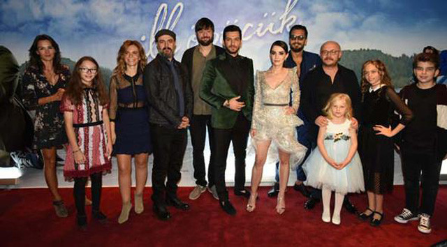 Özge Gürel'in gala kıyafetine kıyafetine bakın! - Resim: 2