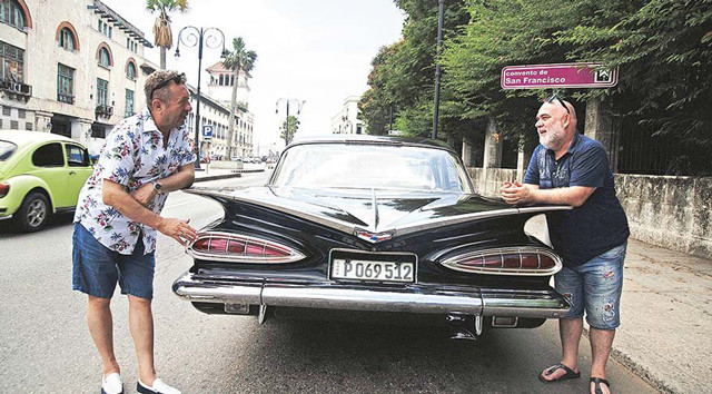 Erkan Can ve Güven Kıraç kaza yaptı: O anlar kameralara böyle yansıdı! - Resim: 1