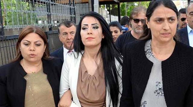 Ayşe öğretmen tahliye edildi AYM'nin hak ihlali kararı kararı Resmi Gazete'de - Resim: 0