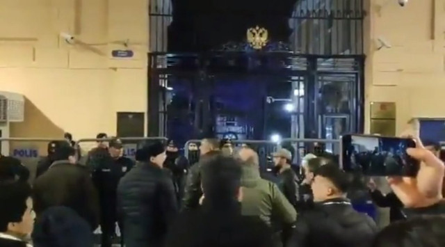 İdlib şehitleri sonrası Rusya’nın İstanbul Başkonsolosluğu önünde sert protesto - Resim: 0