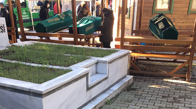 İstanbul’da ürküten görüntü! Cenazeler otobüsle taşındı - Resim: 1