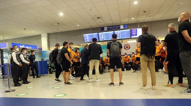 Galatasaray'a Yunanistan'da büyük ayıp - Resim: 1