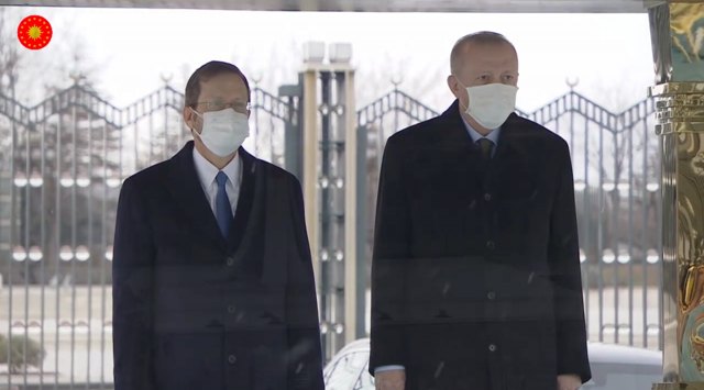 Cumhurbaşkanı Erdoğan ile görüşmeye gelen Herzog uçağıyla ilk mesajı verdi İsrail ile 14 yıl sonra ilk! - Resim: 0