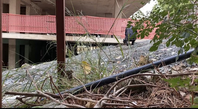 Kadıköy'de toprak kayması! İnşaat işçisi göçük altında kaldı - Resim: 0
