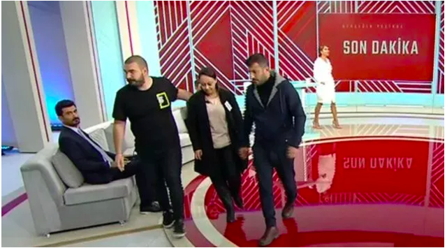 SMA'lı çocuğunun paralarıyla zevk sürdü canlı yayında yakayı ele verdi - Resim: 1