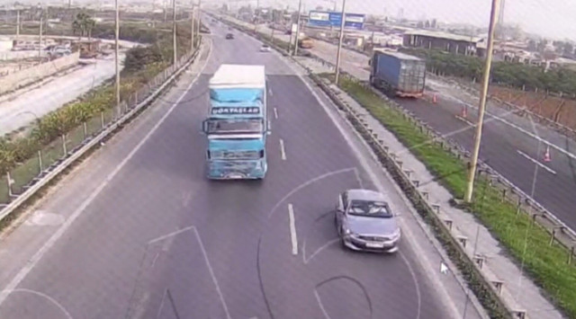 Bu kadarına pes! Deprem yardımlarını çalıp satmışlar - Resim: 0