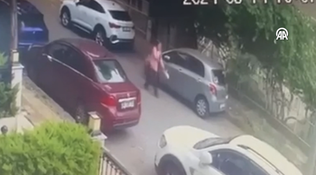 Bakırköy'de bir kişinin 7 milyon lira değerinde ziynet eşyasını dolandıran zanlı tutuklandı - Resim: 0