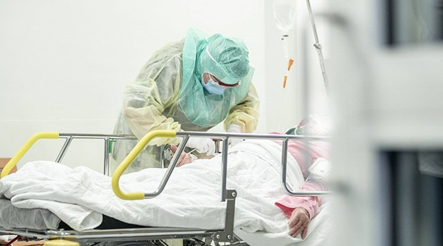 Son korona rakamlarını değerlendiren Bilim Kurulu üyesi Tevfik Özlü güzel haberi verdi - Resim: 0