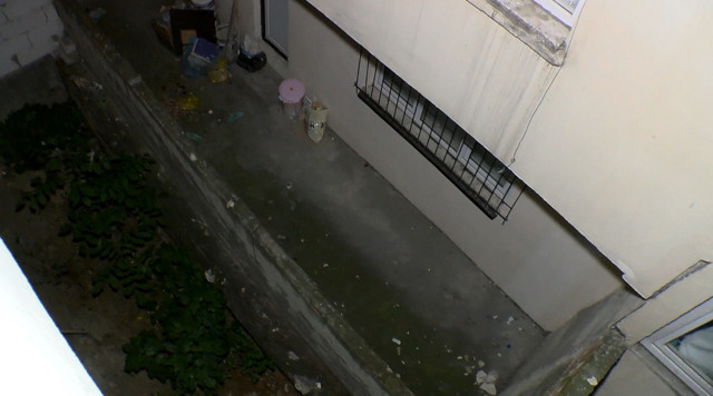 Sultangazi'de unuttuğu anahtarı tırmanarak almak isteyince olanlar oldu - Resim: 0