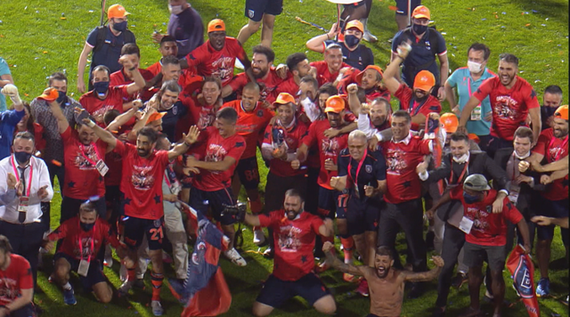 Süper Lig'in 2019-2020 sezonunda şampiyon Başakşehir oldu - Resim: 1