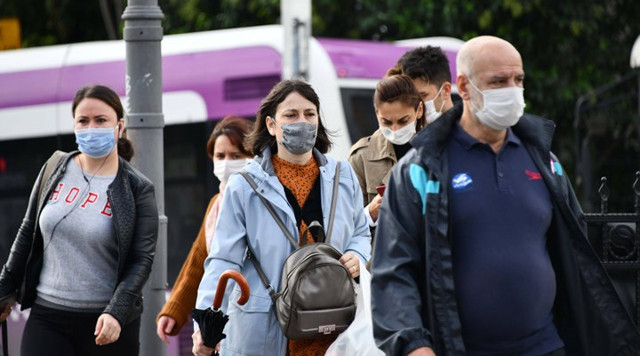 Bilim Kurulu üyesi Prof. Tevfik Özlü'den korkutan uyarı! Üçüncü dalgayı bekliyoruz - Resim: 0