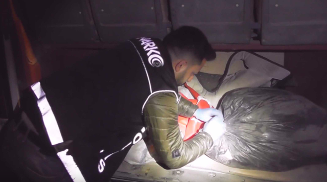 CHP'de istifa depremi! Oğulları CHP'nin aracında uyuşturucuyla yakalanmıştı - Resim: 0