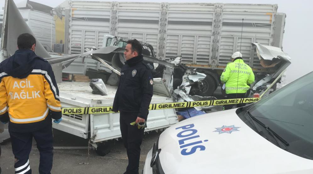 Konya'da feci kaza! Askeri araç TIR'la çarpıştı 2 asker şehit oldu - Resim: 1