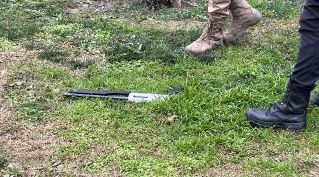 İki grup birbirine girdi! Önce dövdüler, sonra pompalı tüfekle ateş ettiler - Resim: 0