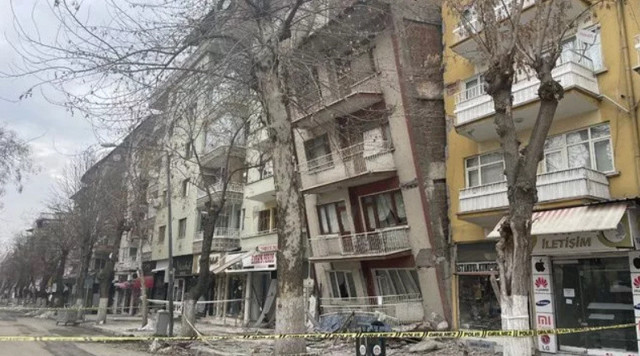 Deprem sonrası paraşütsüz çakıldı! Konut satışlarında şoke eden rakamlar - Resim: 0