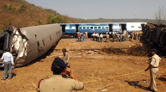 Hindistan'da katliam gibi kaza: 207 kişi ölü çok sayıda yaralı var! - Resim: 2