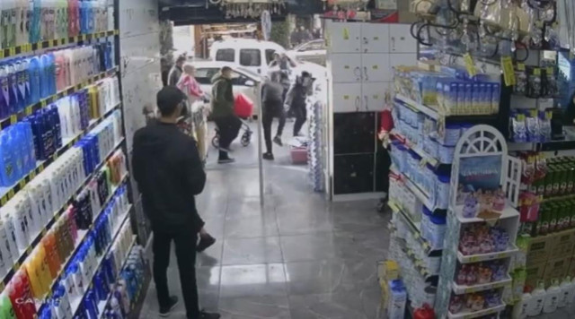 İstanbul’da silahlı saldırı kamerada! Yanlış adamı vurup kaçtı: Her şeyi böyle itiraf etti! - Resim: 1