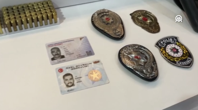 Gerçek polislerden sahte polislere operasyon! Evden çıkanlar şaşkına çevirdi - Resim: 4