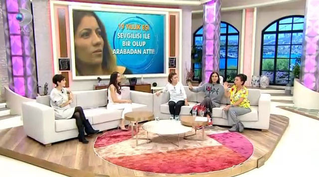 Kanal D'de şoke eden olay kocasını çıplak bastı ahlaksız teklifle dondu kaldı - Resim: 1