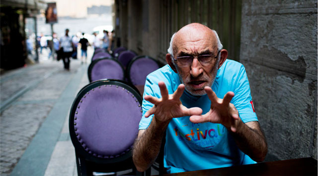 Şafak Sezer'in Göktaşı filminin galasında kavga! - Resim: 4