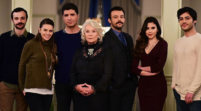 İstanbullu Gelin'in yıldızları bombayı patlattı 'Gidecek yolum yok' - Resim: 1