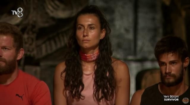 Survivor'da iki eleme adayı aynı anda çıktı eleme potasına iddialı isimler gitti - Resim: 3