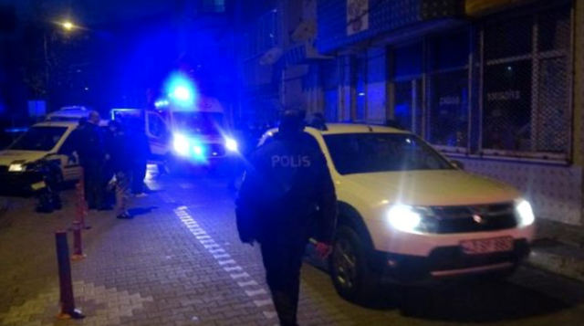 Annesini boğazından bıçaklayan genç kız balkondan atlayıp intihar etti - Resim: 1