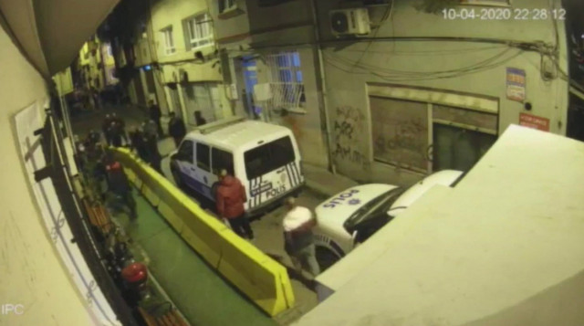 İstanbul'da 5 kişi alkol alıp bölgeye gelen polise akıl almaz tehditlerde bulundu - Resim: 0