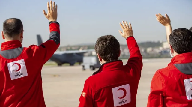 Türkiye'den Arnavutluk ve Kuzey Makedonya'ya tıbbi yardım gönderildi - Resim: 0