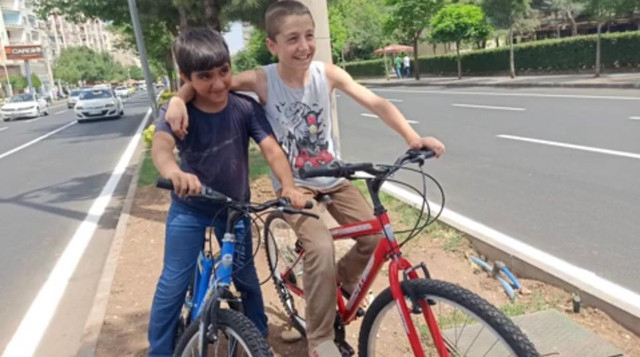 Diyarbakır'da onlar güldü Dünya güldü su satan çocukların hayali gerçek oldu - Resim: 0