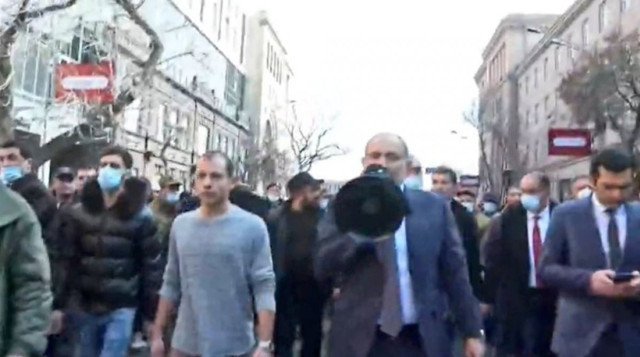 Mevlüt Çavuşoğlu'ndan Ermenistan'daki darbe girişimine tepki - Resim: 1