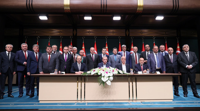 Cumhurbaşkanı Erdoğan açıkladı! 700 bin kamu işçisine yüzde 45 zam! En düşüğü 15 bin TL - Resim: 1