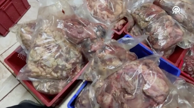 Denetimlerde ortaya çıktı! Mide bulandıran görüntü, tam 700 kilogram... - Resim: 0