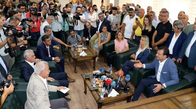 Ahmet Türk'ten İmamoğlu'na sitem! Biz sizin kazanmanız için çalıştık ama... - Resim: 1