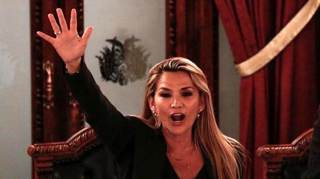 Bolivya Devlet Başkanı Evo Morales'in istifası sonrası yeni başkan atandı - Resim: 1