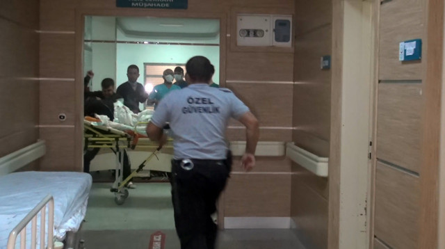 Karaman'da kanlı biten 'Yan baktın' kavgasının sorumluları adliyeye sevk edildi - Resim: 0