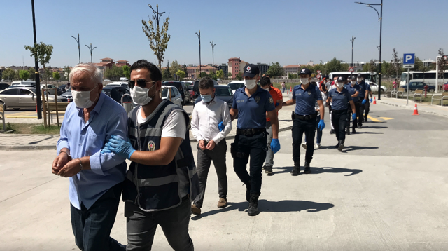 Konya'da 1 milyon lira dolandıran çete çökertildi! Milleti 'valiyim' diyerek kandırıyorlardı - Resim: 1