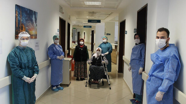 Bursa'da 109 yaşında koronavirüsü yendi bir gün sonra hayatını kaybetti - Resim: 0