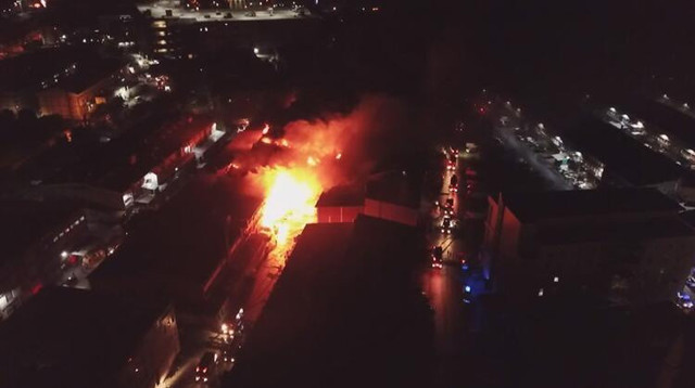 İkitelli Çevre Sanayi Sitesi'nde yangın! İtfaiye müdahale ediyor - Resim: 0
