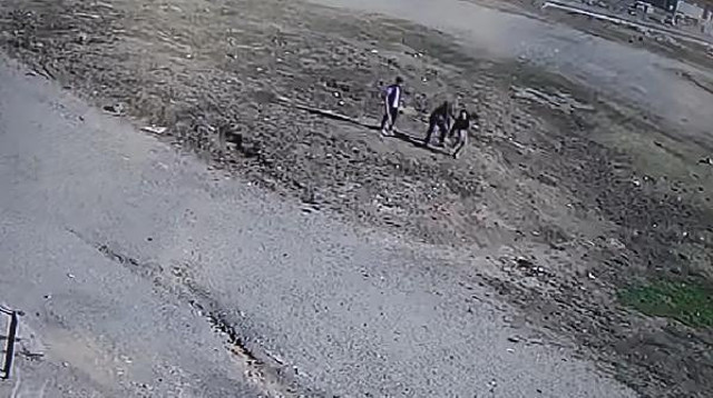 İstanbul'da camide uyuşturucu kullanan 2 kişiye sopayla dayak - Resim: 0