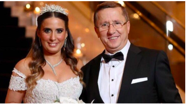 Lütfü Türkkan kimdir aslen nereli eşi Şebnem Türkkan ve çocukları kimdir? - Resim: 1