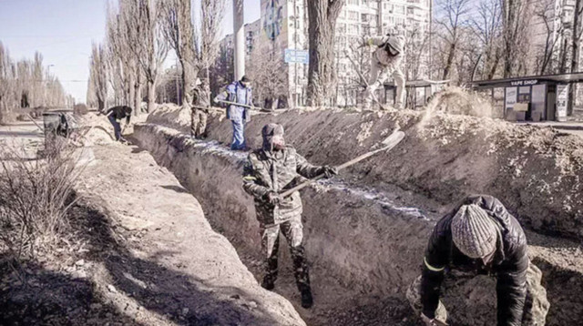 65 kilometrelik Rus konvoyu vuruldu! Kiev sokakları çatışmaya hazırlanıyor gece boyu çatışma - Resim: 0