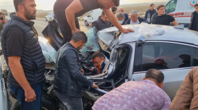 Aksaray'da feci kazada sürücüyü az kalsın bilinçsizlik öldürecekti - Resim: 1