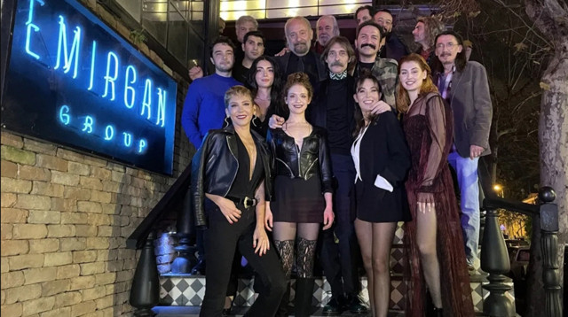 Behzat Ç. 4 yıl aradan sonra geri döndü: İlk bölümünü birlikte izlediler! - Resim: 0