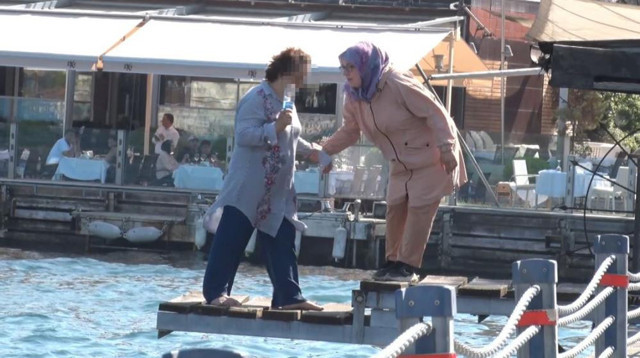 İstanbul Boğazı’nda bir garip intihar girişimi: Saatlerce güneşin altında bekledi, iskeleden denize atlamak istedi! - Resim: 3