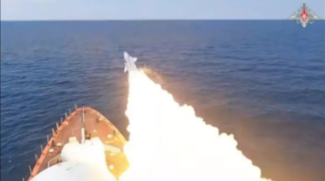 Karadeniz'de tansiyon yeniden yükseldi! Restleşme sonrası Rusya'dan flaş hamle: Gerçek mühimmat kullanıldı! - Resim: 0