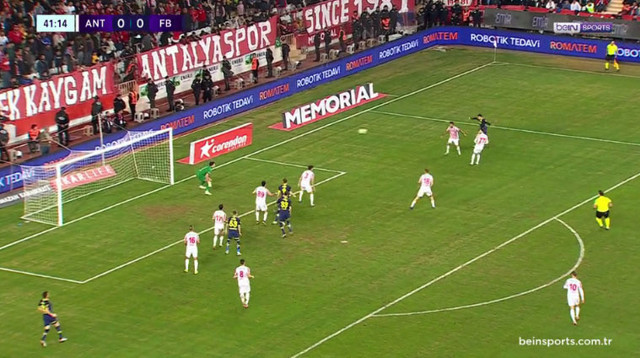 Cengiz Ünder'den çok zor bir açıdan uzak köşeye enfes gol 2024'te ilki başardı - Resim: 0