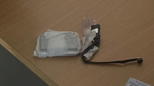 Eskişehir'de ehliyet sınavına kopya düzeneğiyle girmeye çalışan şüpheli yakalandı - Resim: 1