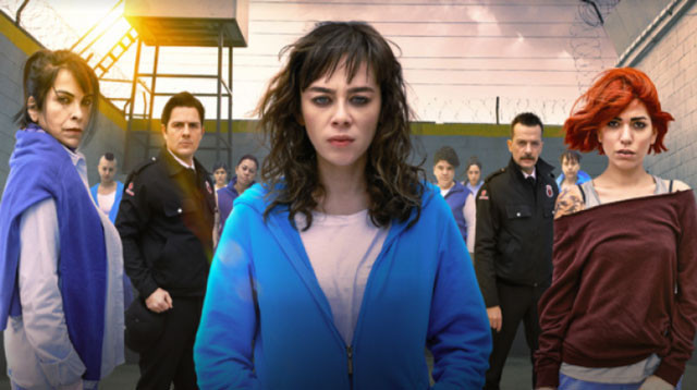 Avlu'dan kovulan ünlü oyuncu yapım şirketini topa tuttu! - Resim: 1